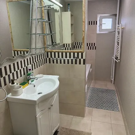 Esplanade River Apartment