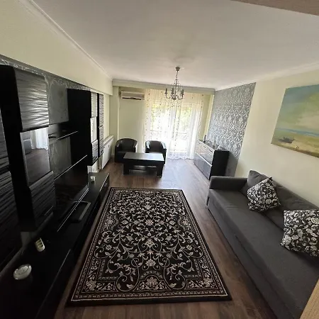 Esplanade River Apartment